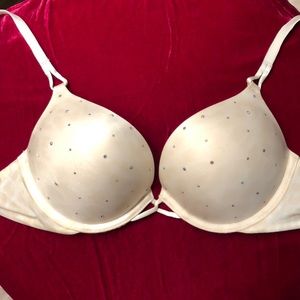 Almost like new 34A VS Miraculous Plunge Bra